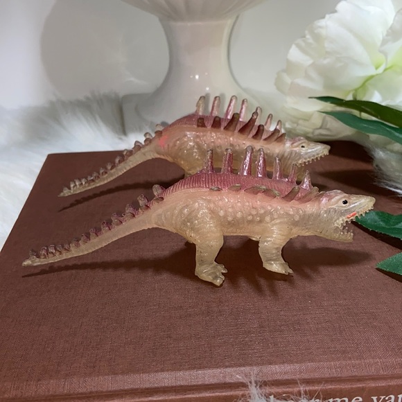 Vintage 1978 Talarurus Dinosaur Figurines set of two clear Dinosaur - Picture 3 of 17